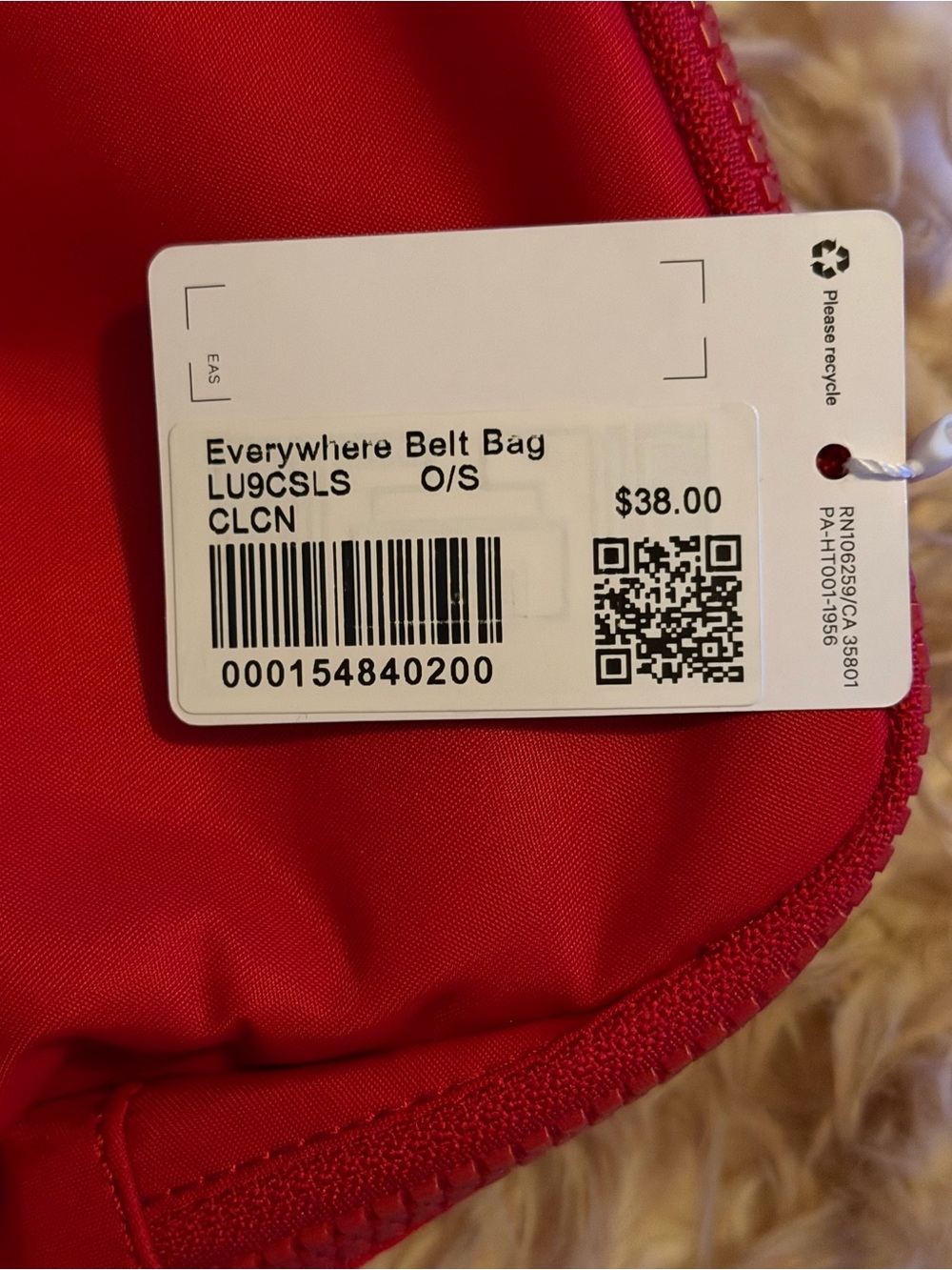 Lululemon Everywhere Belt Bag - Picture 10 of 10